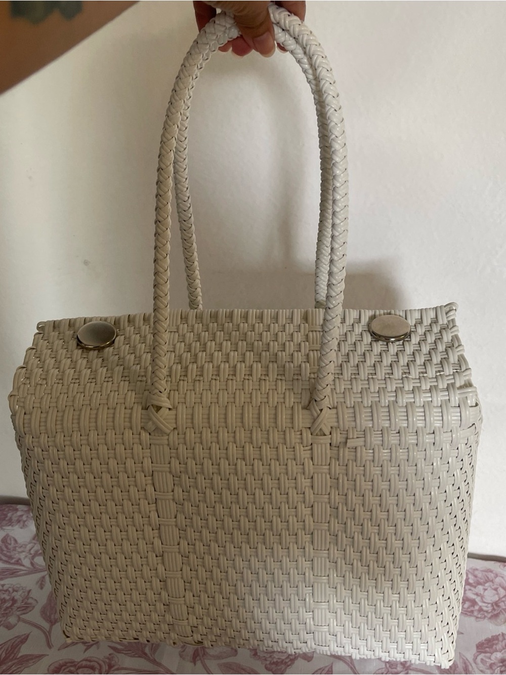Woven  Tote Bag in Ivory/white